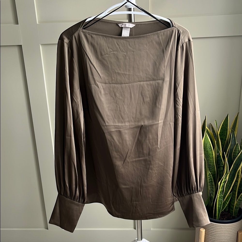 (NWT) H&M Women’s Blouse - Olive Green, Zip Up 3/4” Sleeves, Medium